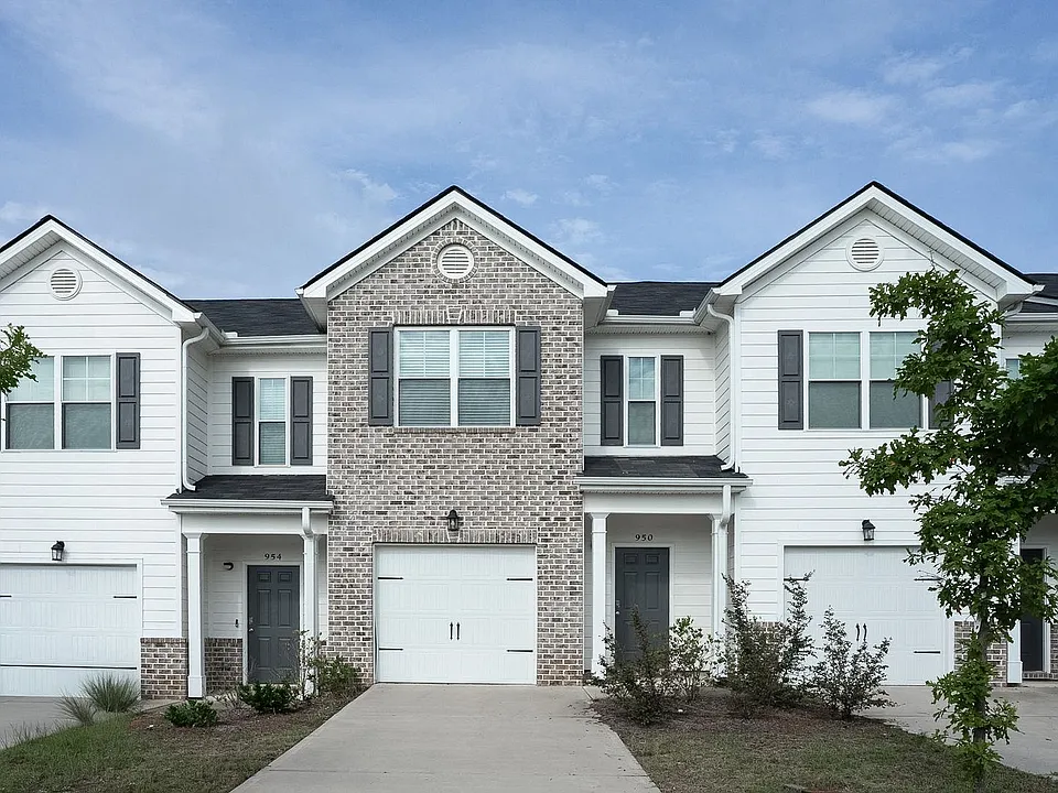 950 Quaint Parish Cir