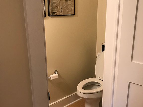 5th image of 317 S Loudoun St #1