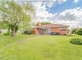 406 Dudding Ave, Hurricane, WV 25526