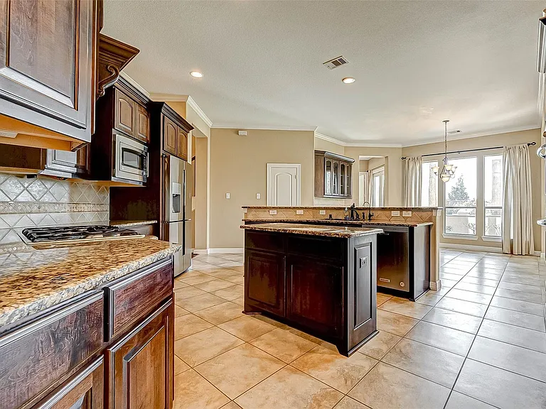 2914 Cotswold Ln — Photo 10