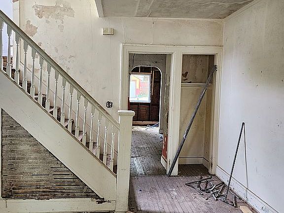 2nd image of 122-124 Marathon Ave