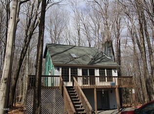 472 Oakwood Ct, Lake Ariel, PA 18436