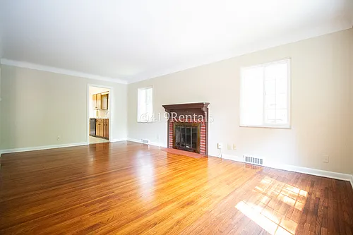 2424 Lambert Dr — Photo 2