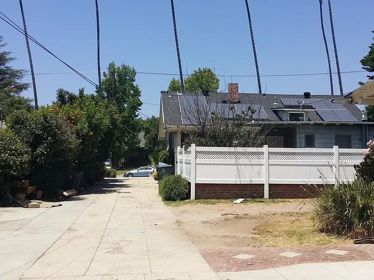 N Mentor Ave — Photo 2