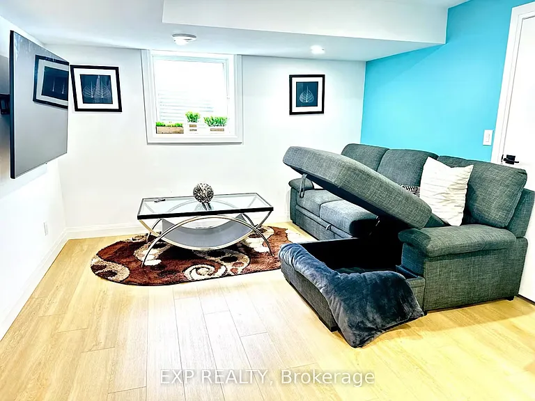 1255 Emma Chase — Photo 2