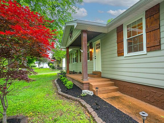 5th image of 1143 Bayview Dr