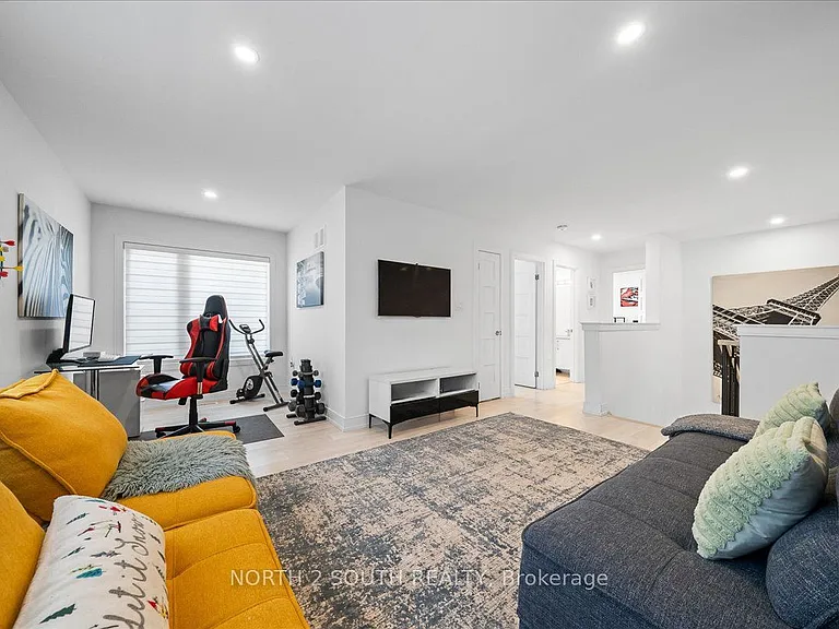 118 Berkely St — Photo 26