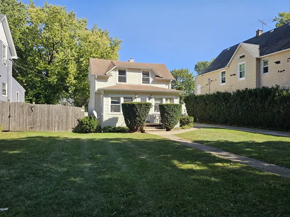 2805 Emmaus Ave, Zion, IL 60099