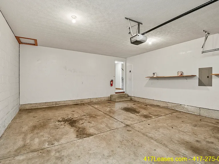 1261 E Lakewood St — Photo 40