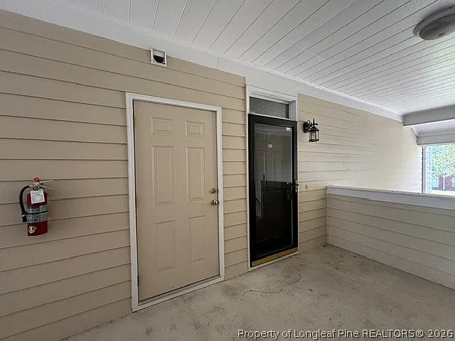 3 bed, 2.0 bath, 1418 sqft, $1,400 — Photo 2