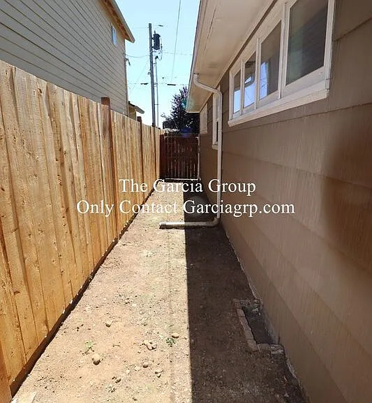 9303 SE Francis St — Photo 40