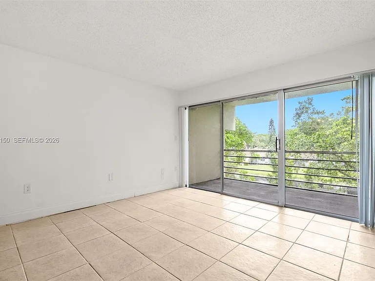 4215 N University Dr #305 — Photo 9
