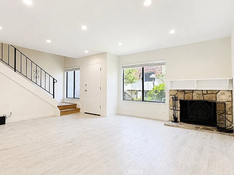 27943 Ridgebrook Ct — Photo 3