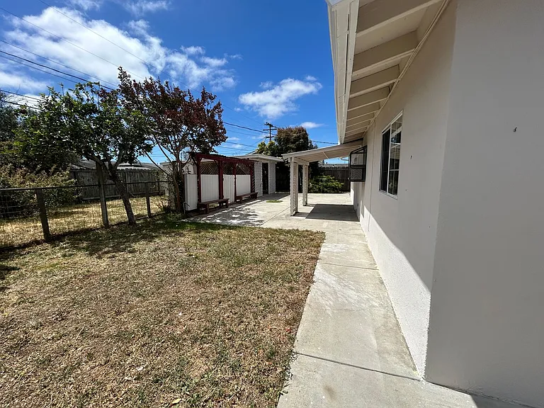 1430 Linwood Dr — Photo 23