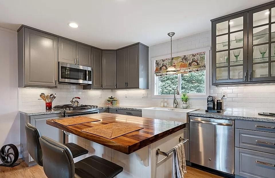 custom cabinets in gourmet kitchen
