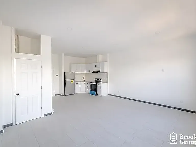 610 E 16th St #2 — Photo 4