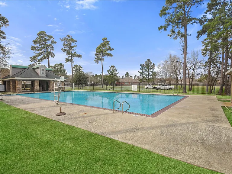 24727 Horsetooth Dr — Photo 24