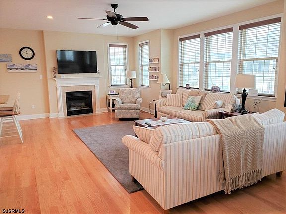 4th image of 312 19th St #1