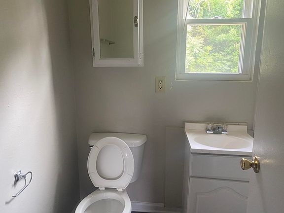5th image of 2105 Staunton Ave NW