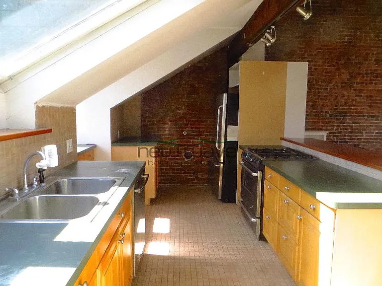 601 Tremont St #4 — Photo 4
