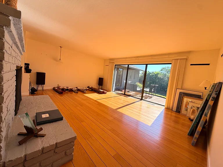 231 S Castanya Way — Photo 3