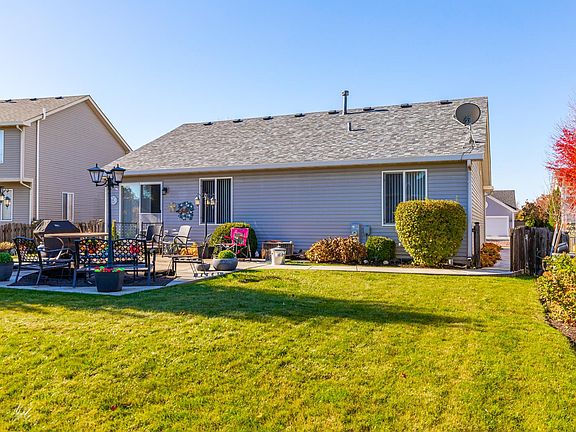 3rd image of 2588 Shauna Dr