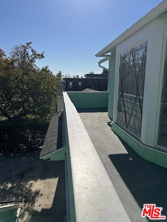 3 bed, 2.0 bath, 1269 sqft, $6,000 — Photo 3