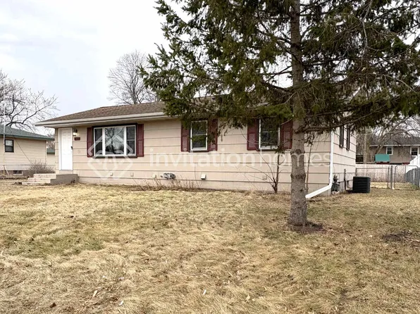 224 Oak Park Dr NE, Blaine, MN 55434