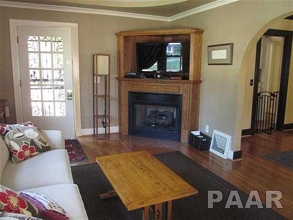 2nd image of 126 E Embert Pl