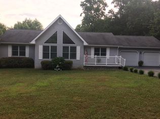 101 Trapper Ln, Vinton, VA 24179