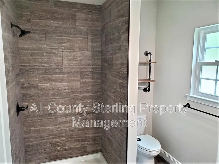 161 SW Yulan St #100 — Photo 13