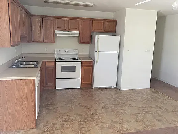 3 bed, 1301 sqft, $1,600 — Photo 3