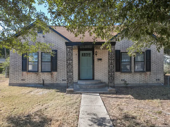 611 N JOHNSON, Karnes City, TX 78118