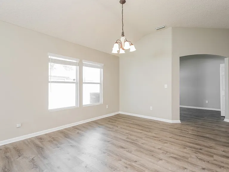 1033 Bains Lake Dr — Photo 6