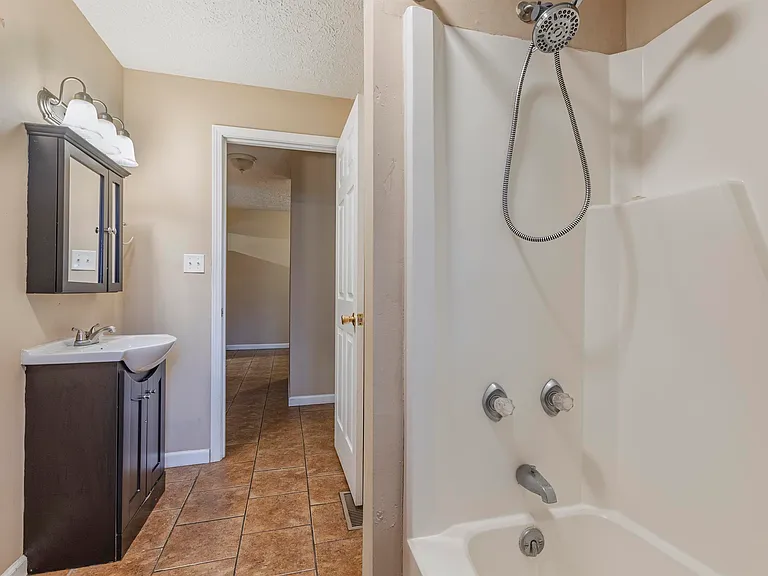426 Parliament Rd #2 — Photo 17
