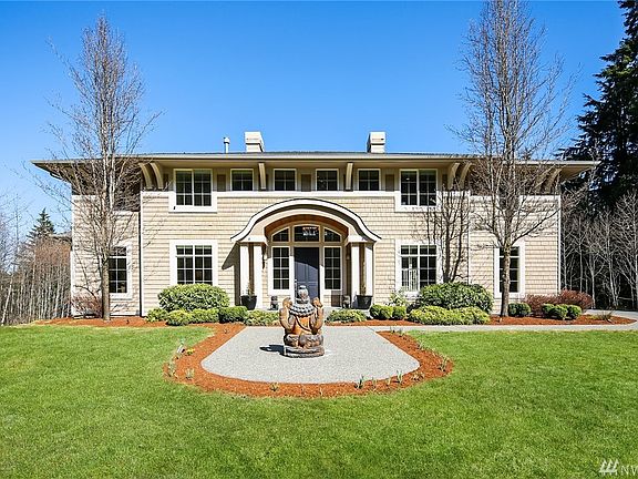 3rd image of 15131 Uplands Way SE