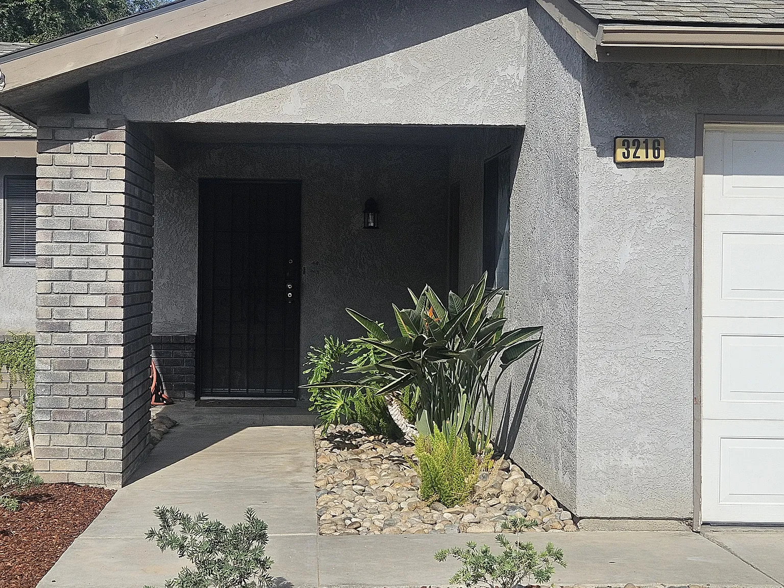 3 bed, 1455 sqft, $2,350 — Photo 2