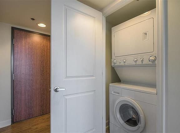 5th image of 600 E Admiral Blvd Unit 1705