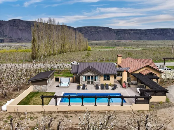 5814 Colockum Road, Malaga, WA 98828