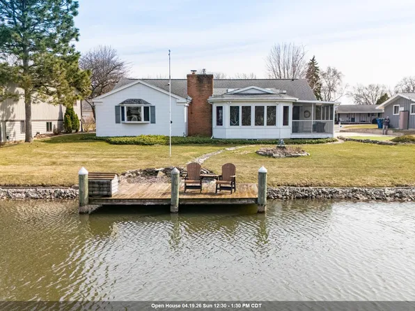 918 Leeward Ct, Oshkosh, WI 54901