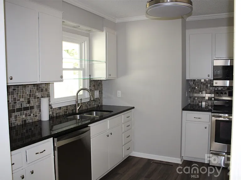 2212 Crosswinds Ct — Photo 6