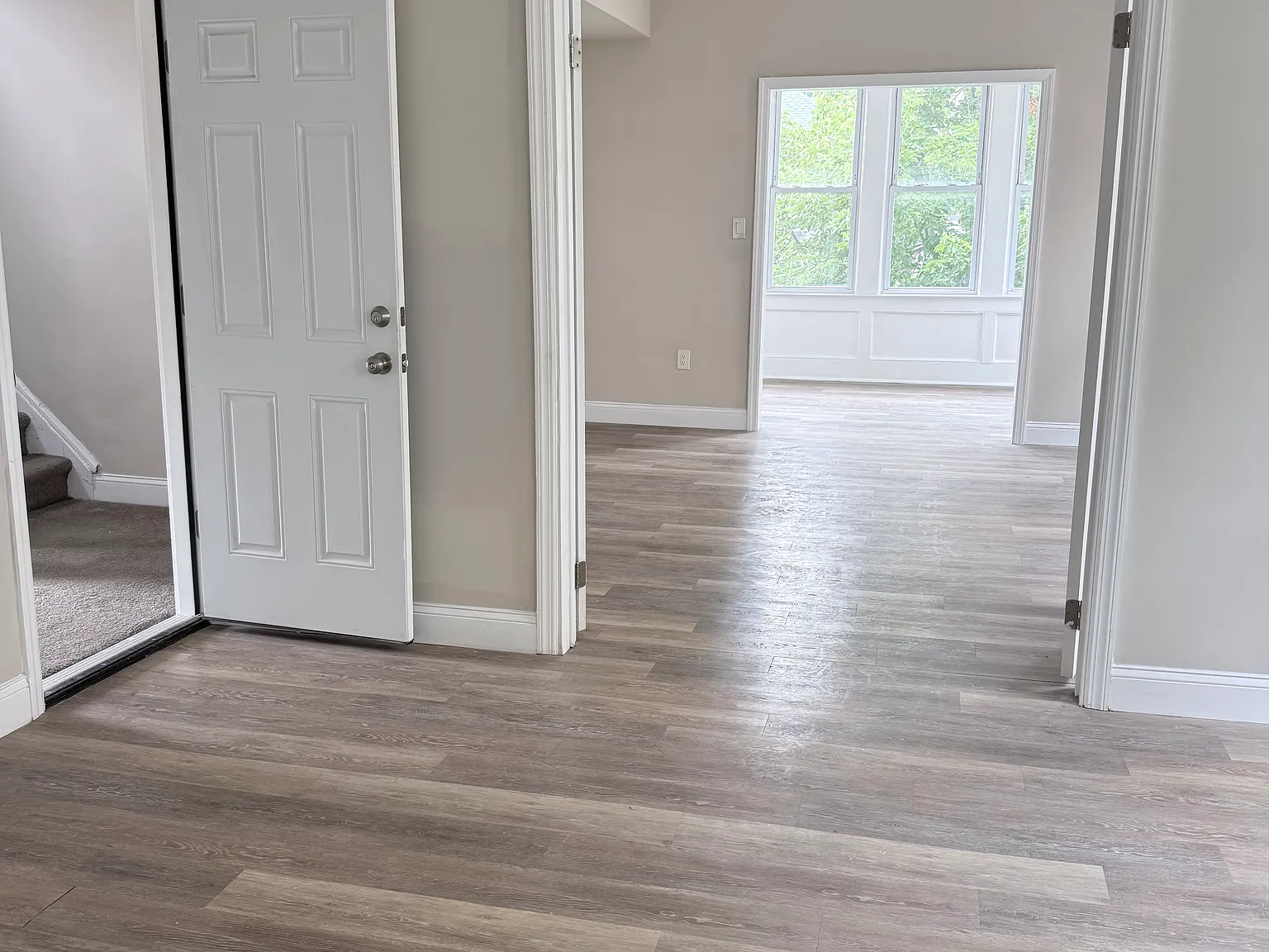 3 bed 1 bath apartment in Newark — Photo 1