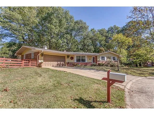 501 Leawood Dr photo 1