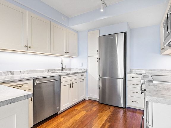 3rd image of 250 Hammond Pond Pkwy APT 1411N