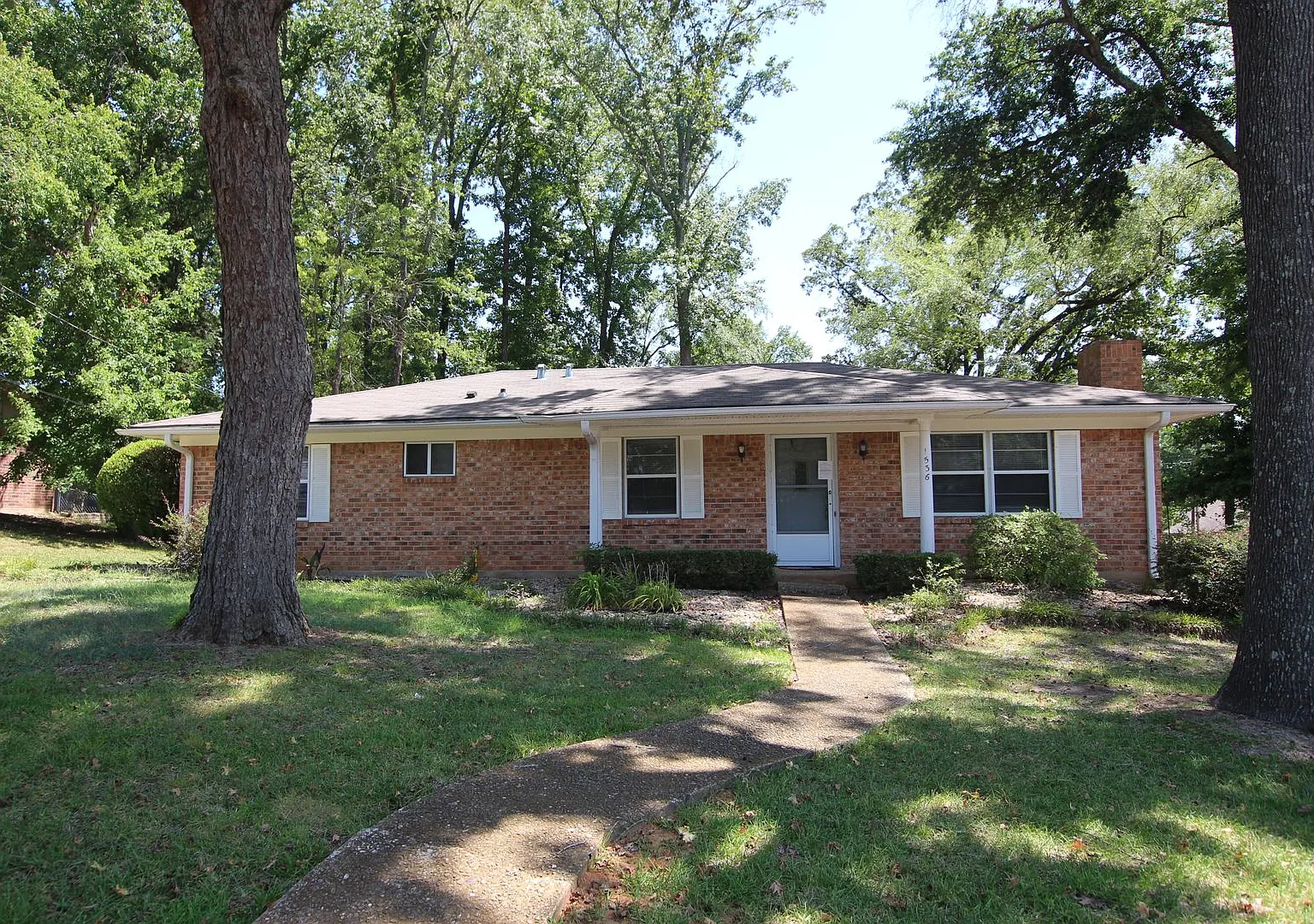 Beautiful 3 bedroom 2 bath in Tyler! — Photo 1