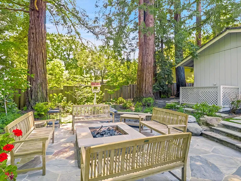 1064 Westridge Ave — Photo 36