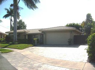 380 SE 3rd Ct, Pompano Beach, FL 33060