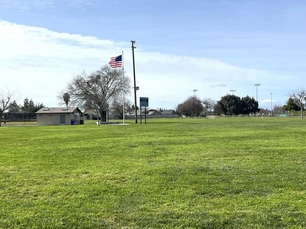 1844 Charles St, Hughson, CA 95326