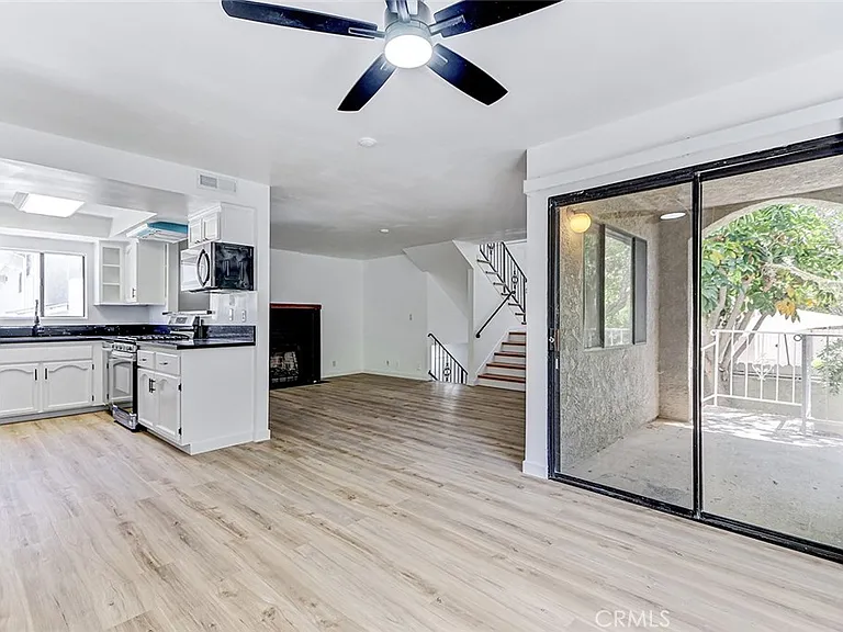 107 S Helberta Ave #4 — Photo 2