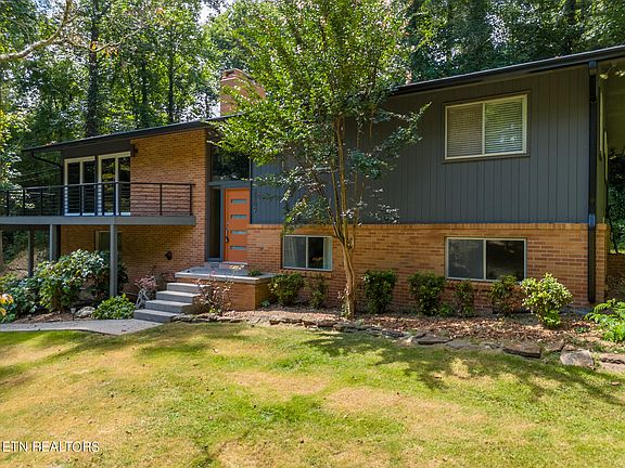4th image of 2509 Lakemoor Dr